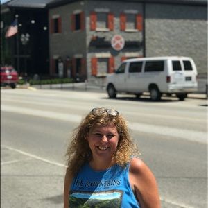 Meet your Posher, Melissa